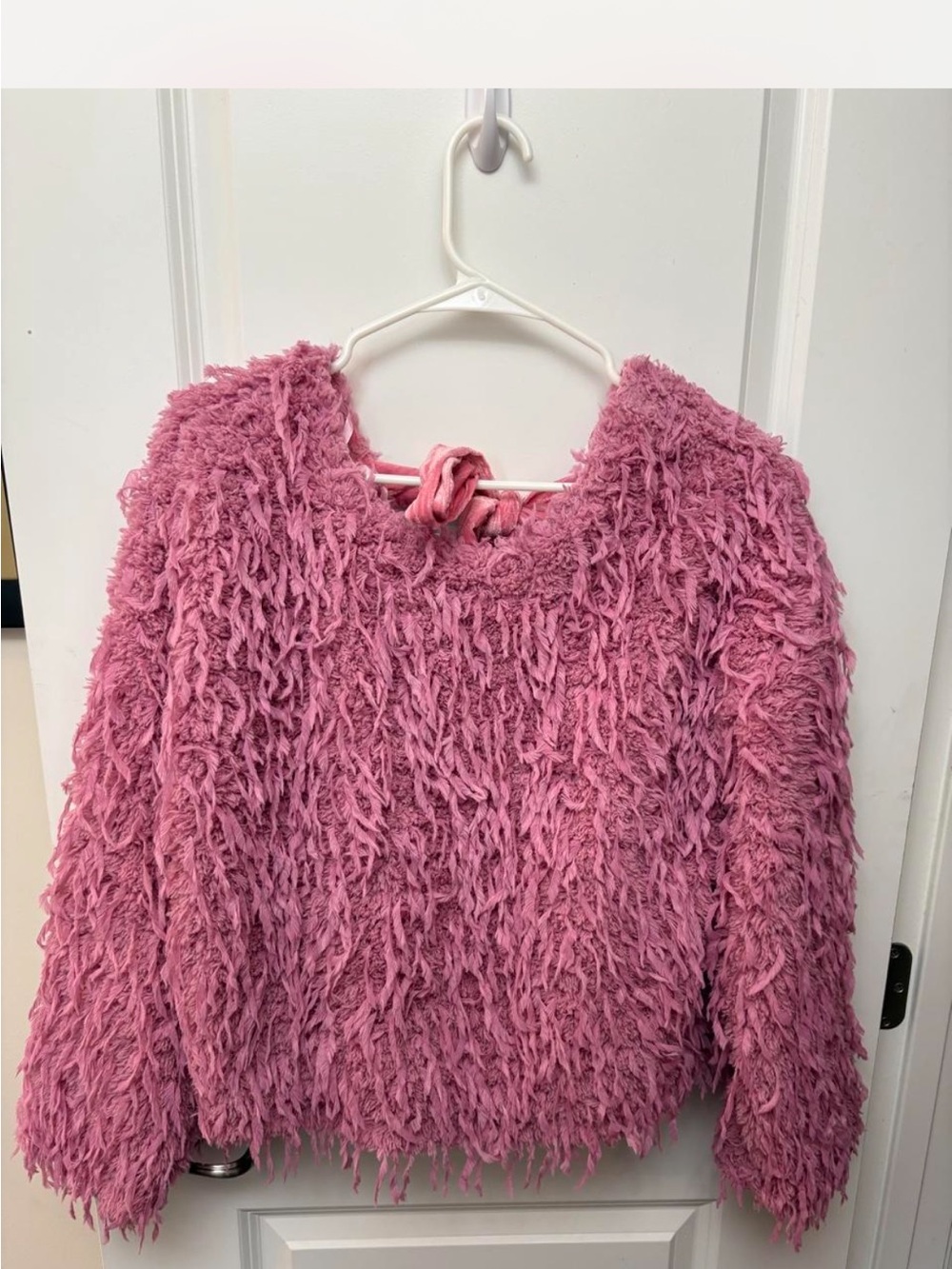 Pink shag sweater with bow - Picture 1 of 3